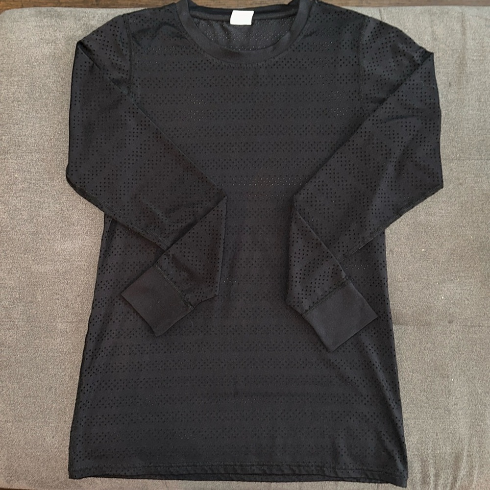 Black Active Chill Long T by Zyia